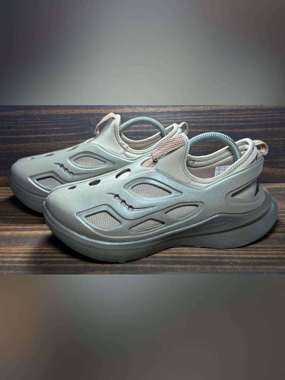 Saucony Tombogo Butterfly Men’s Size 8 Shoe Brown Athletic Sneakers Lightly Worn